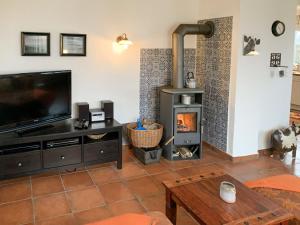 Μια τηλεόραση ή/και κέντρο ψυχαγωγίας στο Holiday Home Witten by Interhome