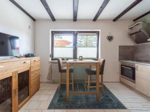 Η κουζίνα ή μικρή κουζίνα στο Apartment Am Hohen Bogen-41 by Interhome +22 φωτογραφίες