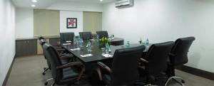 Konferenční prostory v ubytování Royal Orchid Golden Suites Pune