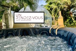 Fotografie z fotogalerie ubytování Nuit insolite dans une bulle avec spa privatif en Martinique! v destinaci Rivière-Salée