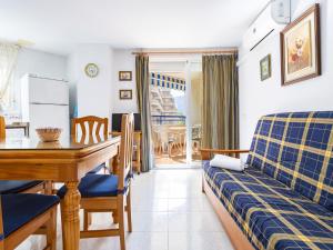 Posezení v ubytování Apartment Bonaire IV - La Concha-2 by Interhome