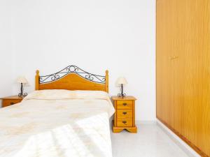 Postel nebo postele na pokoji v ubytování Apartment Bonaire IV - La Concha-2 by Interhome + 12 fotografií