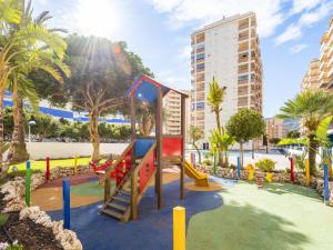 Herní místnost nebo prostor pro děti v ubytování Apartment Bonaire IV - La Concha-2 by Interhome