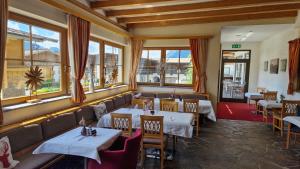 Das Alpin - Hotel Garni Guesthouse 레스토랑 또는 맛집