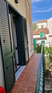 A balcony or terrace at B&B IL CEDRO