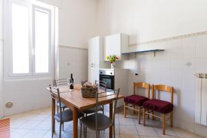 Η κουζίνα ή μικρή κουζίνα στο Sea Front Apartment City Centre