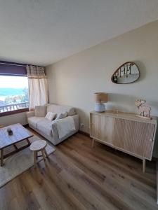 Setusvæði á Studio cabine 4 couchages, vue face aux montagnes