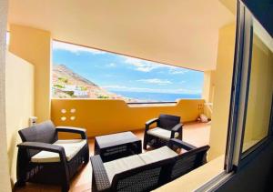 Foto dalla galleria di Enjoy Sunsets at Fully Equipped 2BR Oceanside View by Aqua Vista Tenerife ad Adeje
