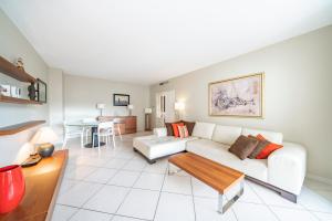 Posezení v ubytování Jardin Florian, 8/10 rue Victor Cousin, Cannes