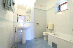 Ένα μπάνιο στο Villa Corall - next to the beautiful Cape Kamenjak +20 φωτογραφίες