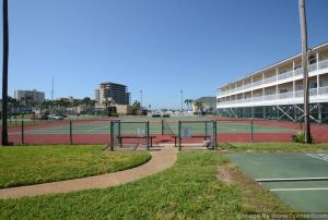 Tenis a/nebo squash v ubytování Sandpiper Cove Unit1064 nebo okolí