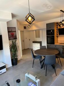 Kuchyňa alebo kuchynka v ubytovaní Giuseppe DESIGN - Apartment