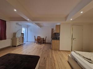 Prostor za sedenje u objektu Triple Serenity Suite