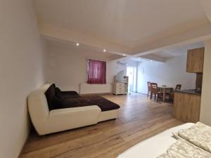 Prostor za sedenje u objektu Triple Serenity Suite