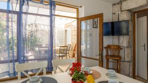 TV/trung tâm giải trí tại Oleander House +56 ảnh