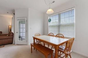 Rehoboth Beach Home that has It All的休息区