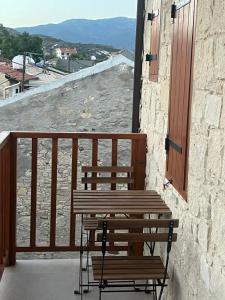 Balkón nebo terasa v ubytování Stin Avli tou Pavlou Guest House