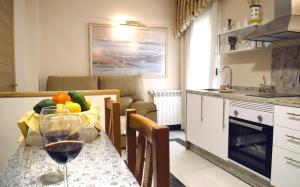 Η κουζίνα ή μικρή κουζίνα στο Casa Del Sol y la Luna Apartamento Medio Día