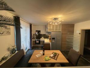 Kuchyň nebo kuchyňský kout v ubytování Ferienwohnung am Seeblick