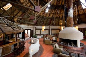 Loungen eller baren på Masai Mara Sopa Lodge