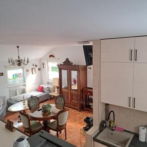 Tavirózsa 8175 Balatonfűzfő, Balaton körút 62. kép - 2