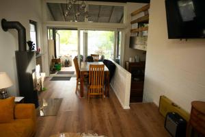 Μια τηλεόραση ή/και κέντρο ψυχαγωγίας στο Ferienhaus Eifelfreude