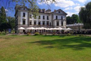 Imagen de la galería de Golf Resort Hotel Konopiště, en Benešov