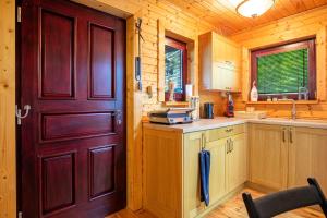 Kuchyň nebo kuchyňský kout v ubytování Chalet Senec