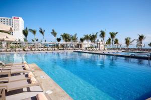 Bazén v ubytování Riu Palace Aquarelle - All Inclusive nebo v jeho okolí + 37 fotografií