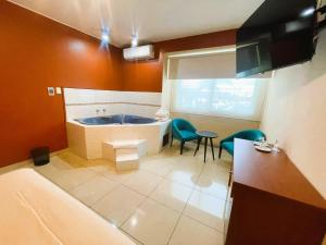 A bathroom at HOTEL Javier Prado Inn