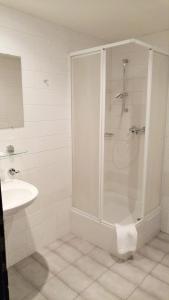 Phòng tắm tại Hotel CB Royal