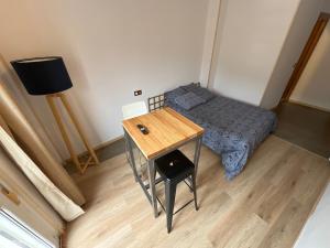 A bed or beds in a room at Lotila Flats Rio Caudal