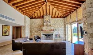 Afbeelding uit fotogalerij van Avakas Sunset Villa in Paphos City