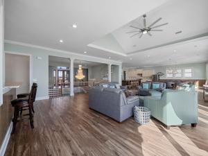 Posezení v ubytování Topsail Manor + 79 fotografií