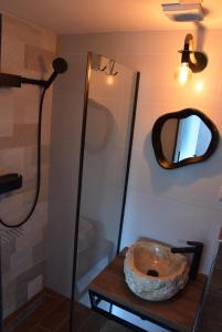 Koupelna v ubytování Apartmány Žakovce & SPA