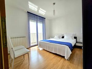 Posteľ alebo postele v izbe v ubytovaní Apartments with a parking space Kastav, Opatija - 13457