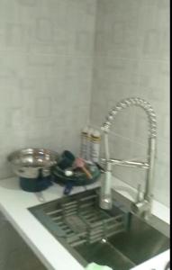 Η κουζίνα ή μικρή κουζίνα στο Tiny House