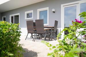 Patio nebo venkovní prostory v ubytování Boddenweite 3