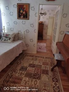 ピエクサマキにあるKauppatoriのベッドルーム1室(ベッド1台付)、