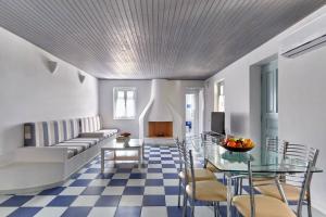 Et opholdsområde på Ocean Villa in Paros