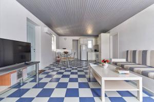 Et tv og/eller underholdning på Ocean Villa in Paros