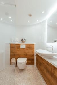 Koupelna v ubytování Luxury Floating Apartment - Amor + 10 fotografií