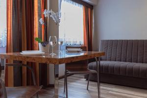 Posedenie v ubytovaní VacationClub Royal Tulip Sand Apartament 309