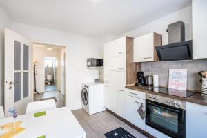 Kuchyň nebo kuchyňský kout v ubytování VAZ Apartments Langerfeld für Fachkräfte und Monteure, TV, WLAN, Küche, nahe 3M und EDE