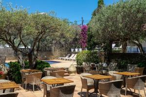 Bazén v ubytovaní Hotel Blaumar Cadaqués by Fimedhotels alebo v jeho blízkosti