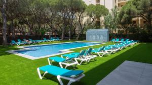 Bazén v ubytování Medplaya Hotel Monterrey nebo v jeho okolí