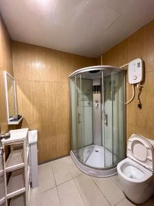 Ένα μπάνιο στο Titiwangsa Cabin Retreats by uBook +48 φωτογραφίες
