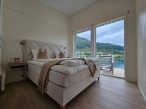 Gallery image of Modern cabin with panorama view in Olden +25 photos