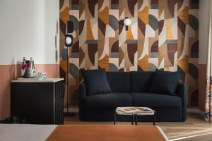 A seating area at DuoMo Hotel