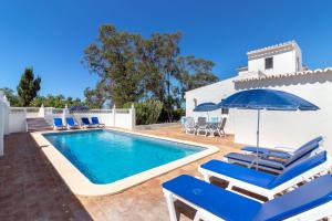 Gallery image of 4 Bed Villa, Pool & Tennis Court in Carvoeiro in Carvoeiro
